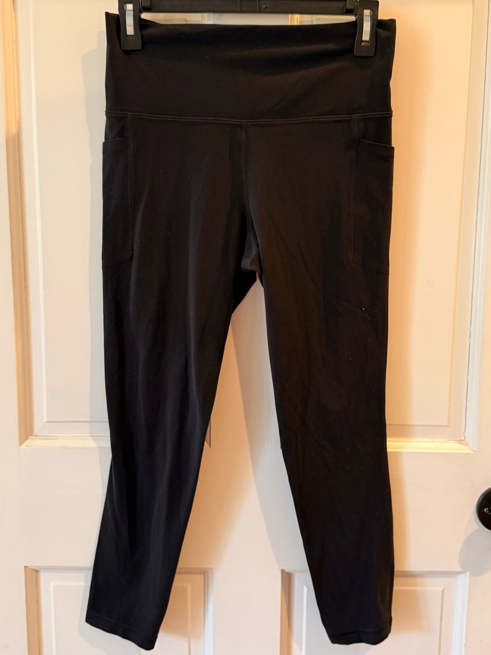 Athleta Salutation Stash Pocket II 7/8 leggings in Powervita fabric
